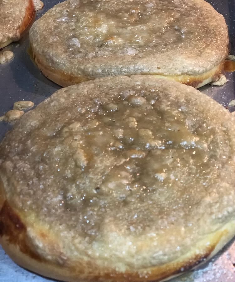 Tahinli pide — sıcak